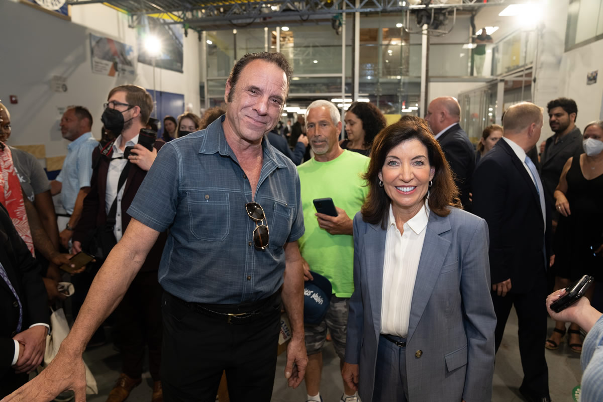 OANA President Richard Khuzami and Governor Kathy Hochul